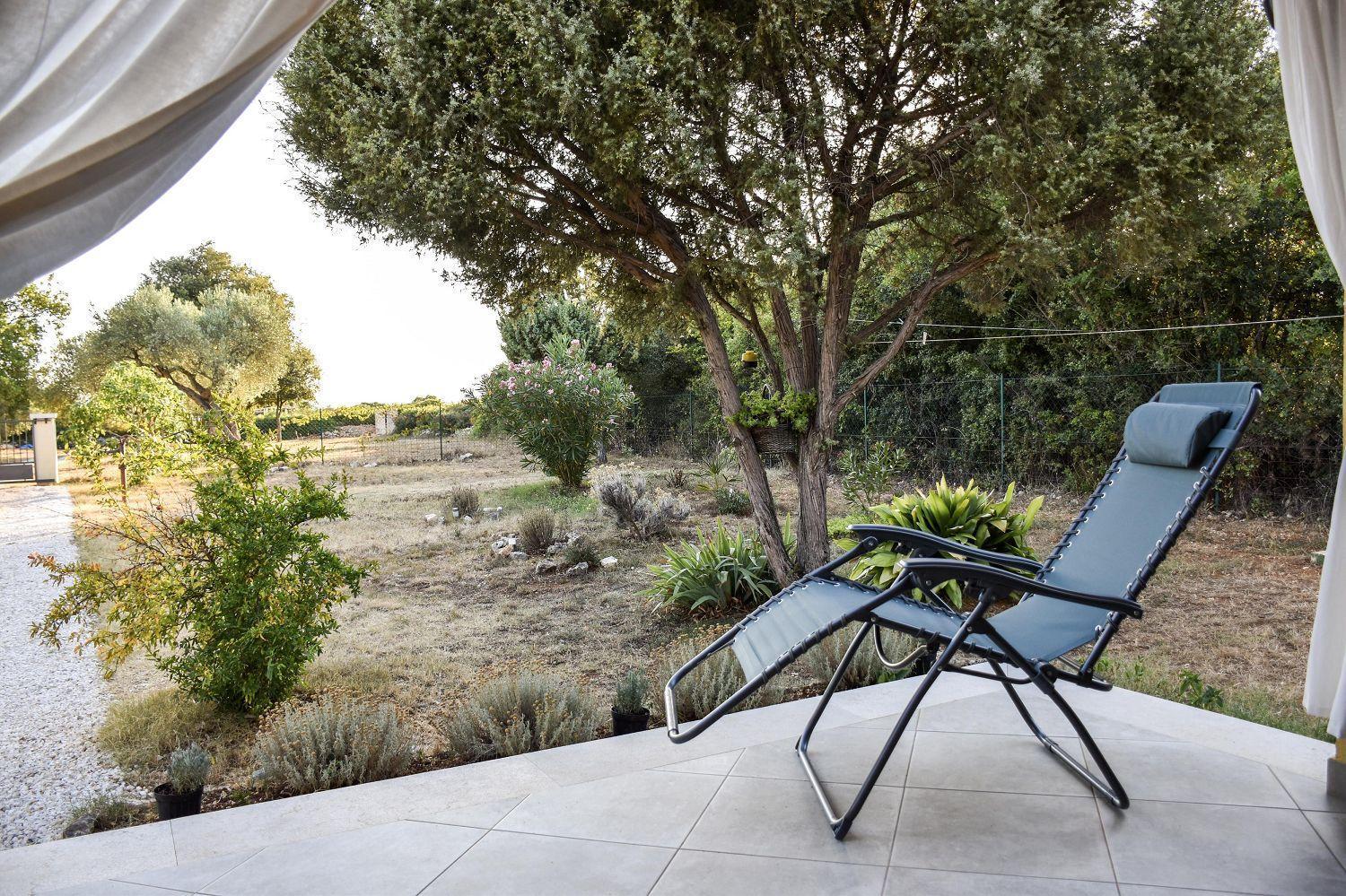 Hundefreundliches Nur 500 Meter Zum Mit Meerblick Und Tollem Privatgarten * Rovinj